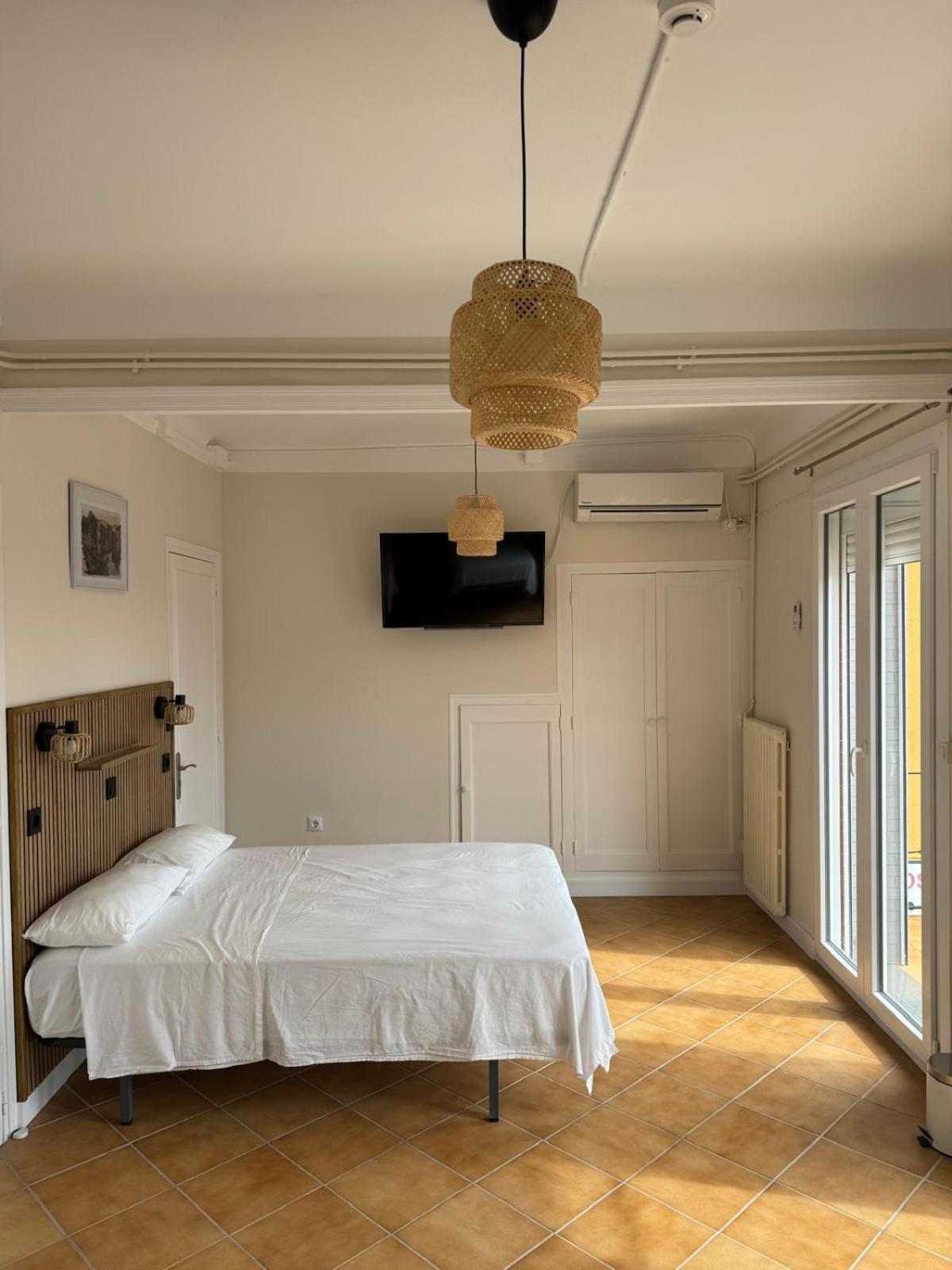 Hostal Restaurant Casa Comaulis La Vajol 外观 照片