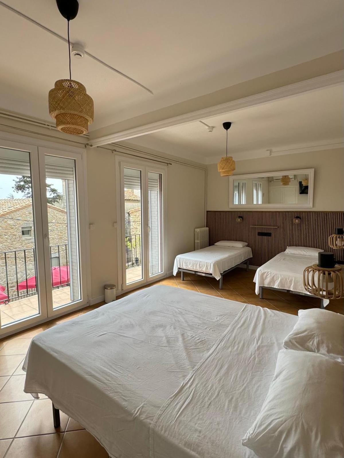 Hostal Restaurant Casa Comaulis La Vajol 外观 照片
