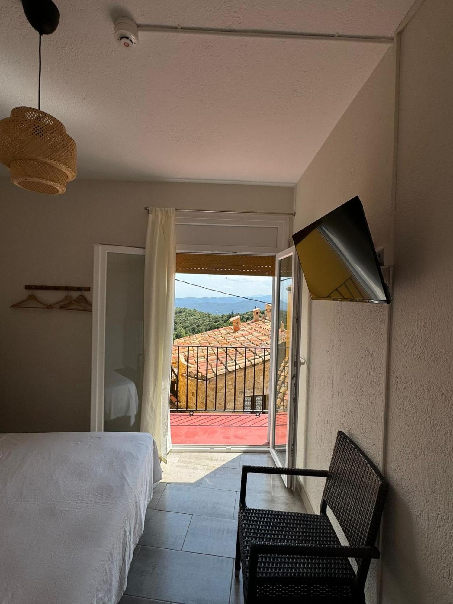 Hostal Restaurant Casa Comaulis La Vajol 外观 照片