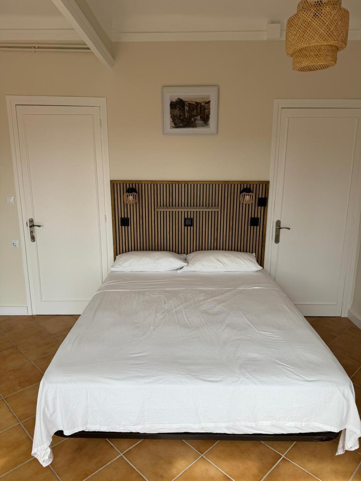Hostal Restaurant Casa Comaulis La Vajol 外观 照片