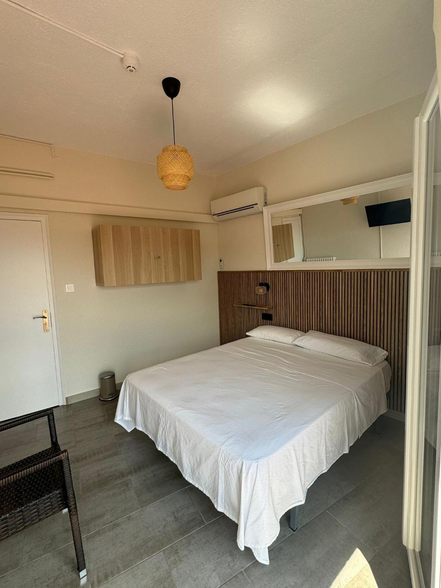 Hostal Restaurant Casa Comaulis La Vajol 外观 照片