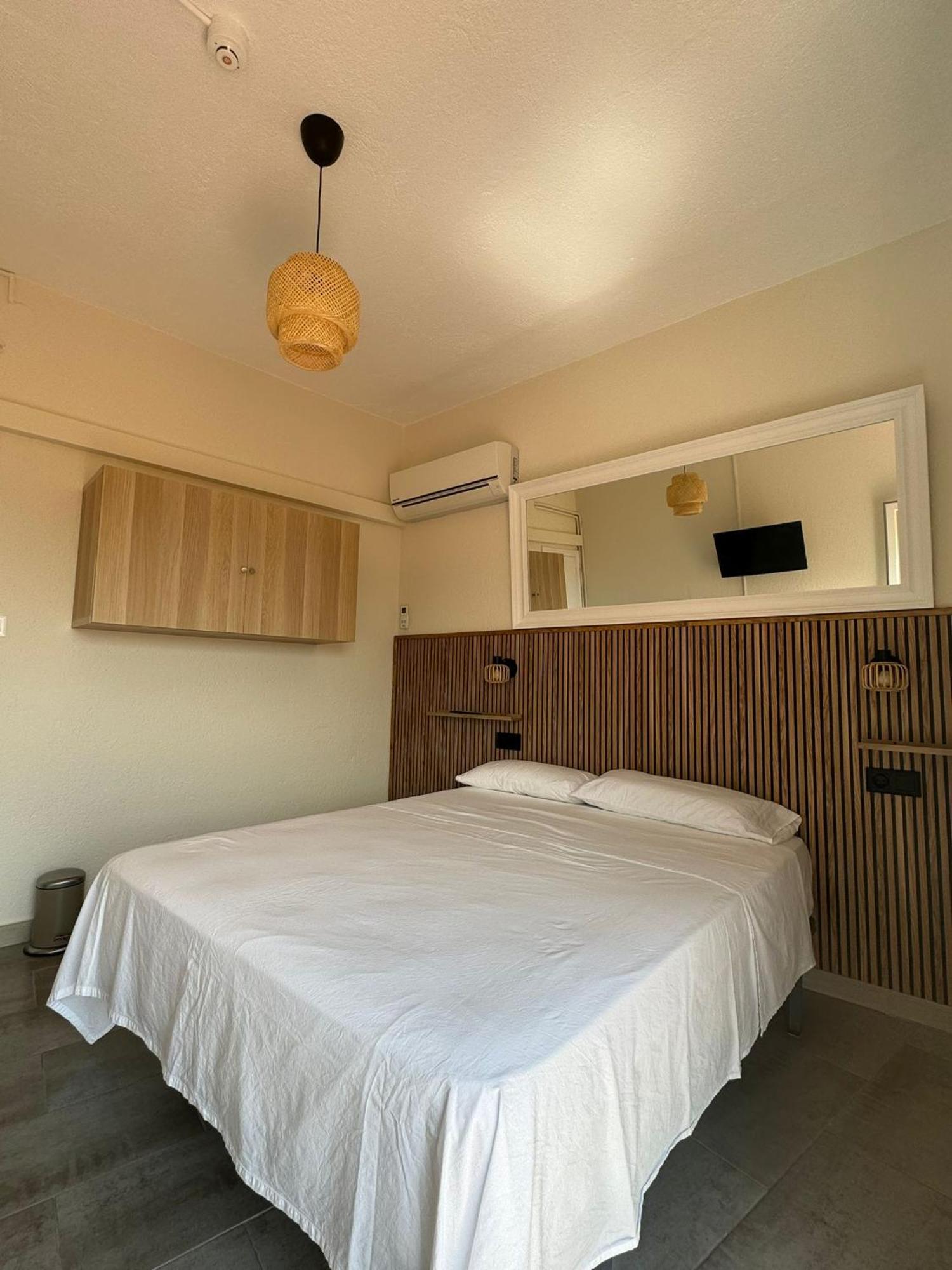 Hostal Restaurant Casa Comaulis La Vajol 外观 照片