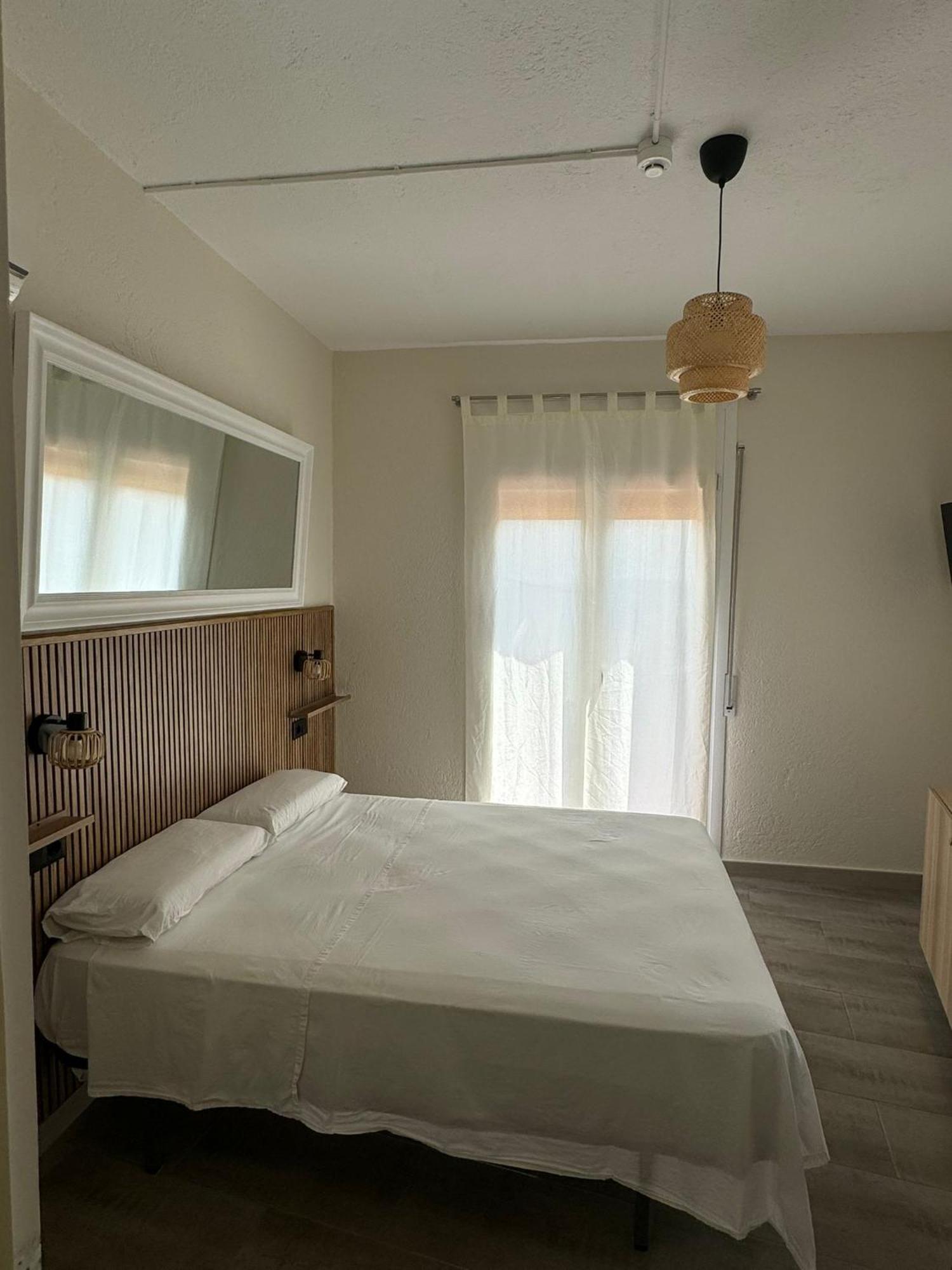 Hostal Restaurant Casa Comaulis La Vajol 外观 照片