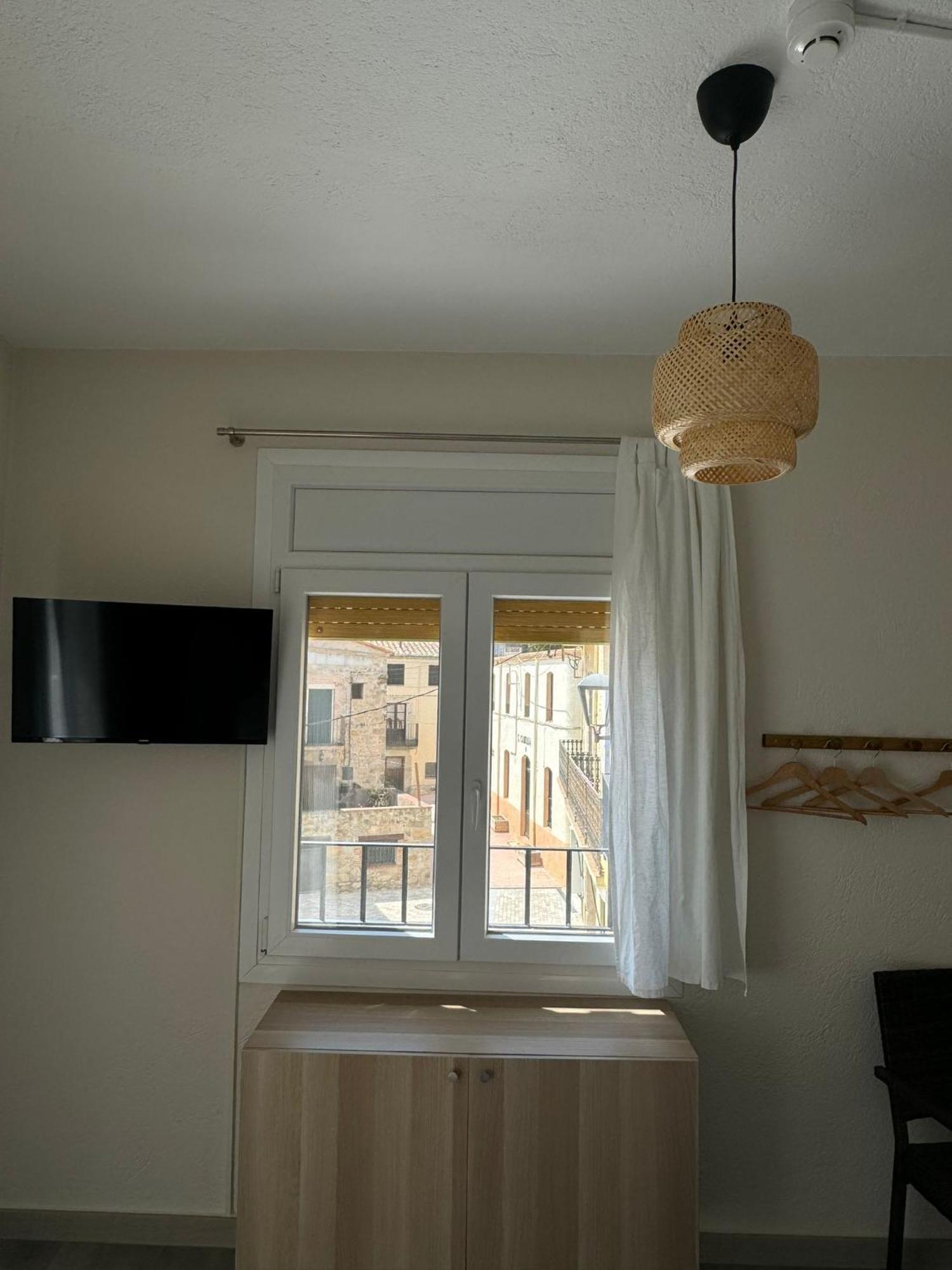 Hostal Restaurant Casa Comaulis La Vajol 外观 照片