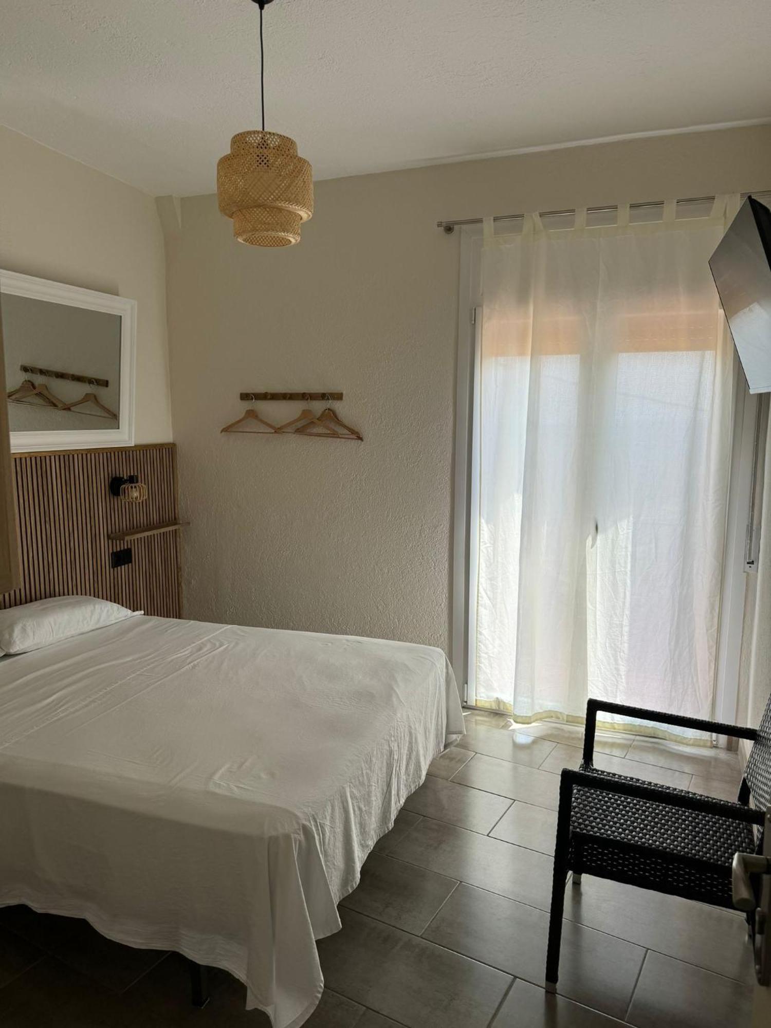 Hostal Restaurant Casa Comaulis La Vajol 外观 照片